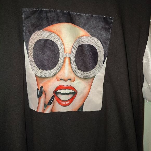 Ko. Ko. Ailis Fashion Graphic Front Blouse - Picture 4 of 11